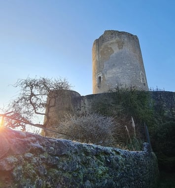 Montée nocturne au donjon